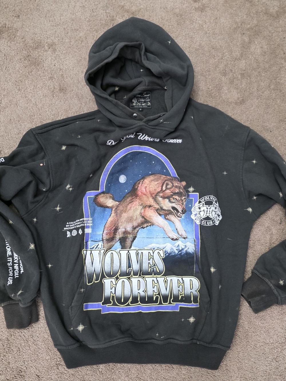 Wolves Dark Gray Graphic Hoodie - Women's Casual Pullover - Picture 2 of 3
